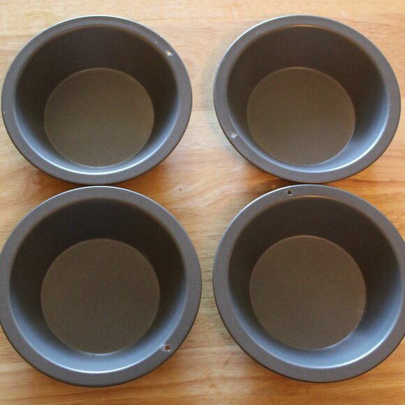 4 Mini Pie Non-Stick Baking Pans - Picture 1 of 2